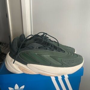adidas Ozelia Men Size 7
